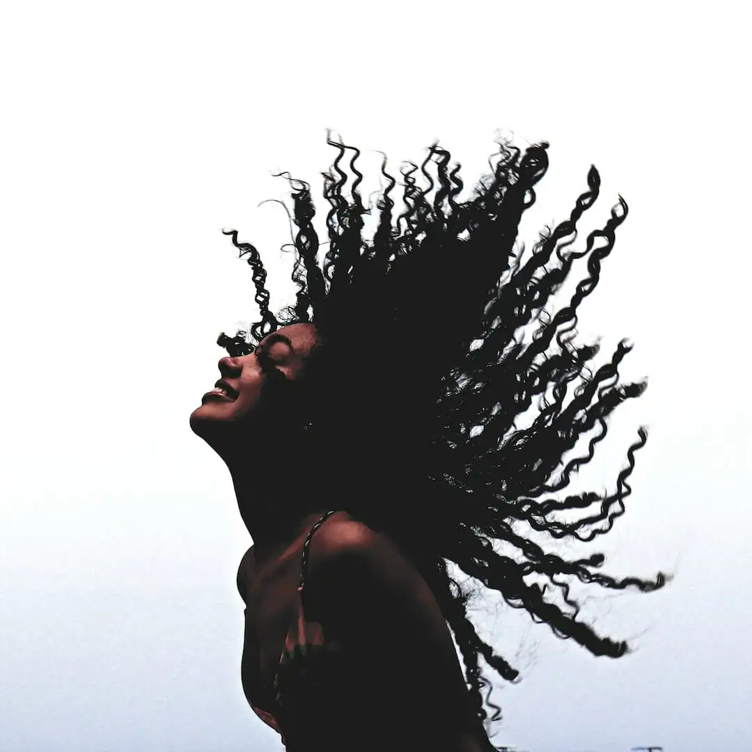Eviter la chute de cheveux, et stimuler la repousse !